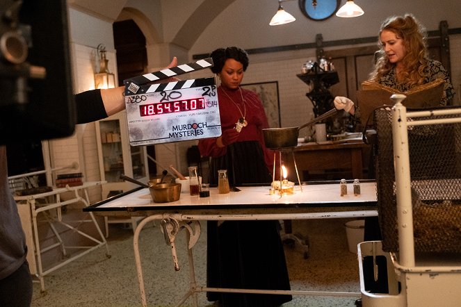 Murdoch Mysteries - The Witches of East York - Making of - Shanice Banton, Helene Joy