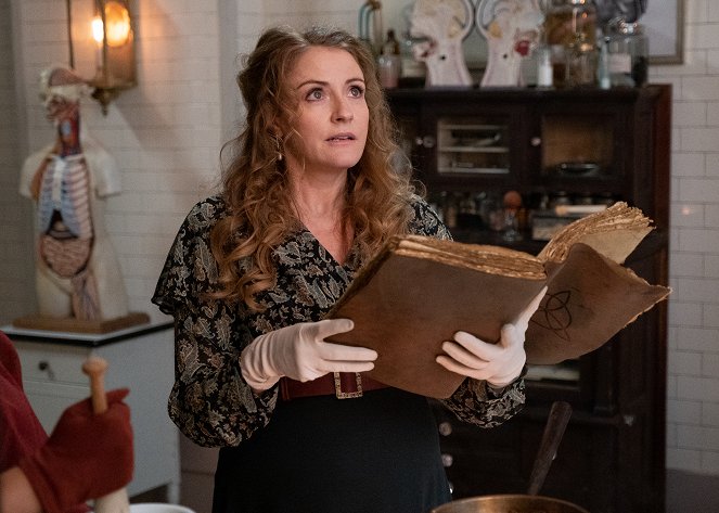Murdoch Mysteries - The Witches of East York - Filmfotos - Helene Joy