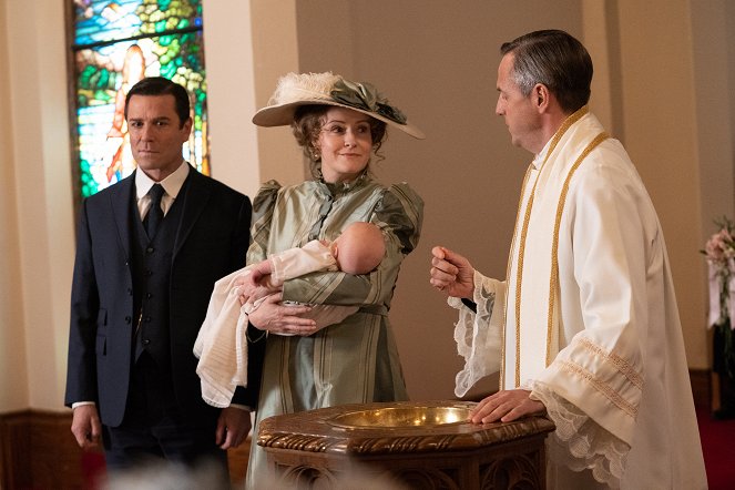 Murdoch Mysteries – Auf den Spuren mysteriöser Mordfälle - Pay the Piper - Filmfotos - Yannick Bisson, Helene Joy