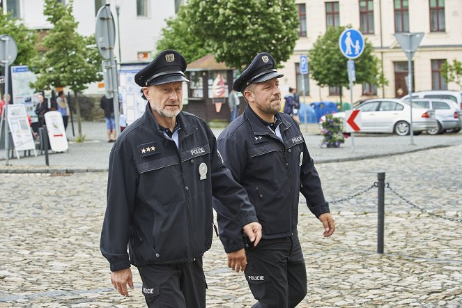Policie Modrava - Posel ze světa mrtvých - Van de set - Jan Monczka, Michal Holán