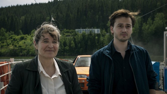 LandKrimi - Zu neuen Ufern - Van film - Maria Hofstätter, Leonard Stirský Hädler