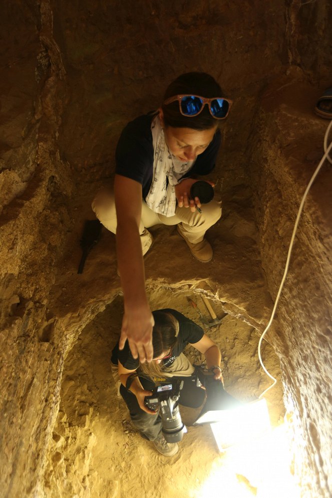 The Valley: Hunting Egypt's Lost Treasures - Season 1 - Curse of the Afterlife - Photos