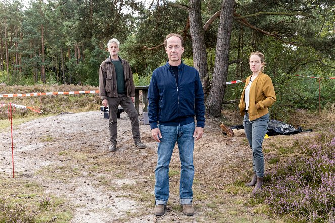 Wendland - Stiller und die Geister der Vergangenheit - Werbefoto - Dominic Raacke, Ulrich Noethen, Paula Kalenberg