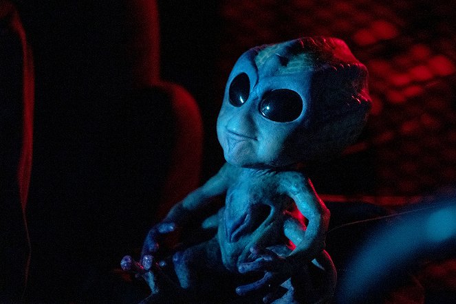 Resident Alien - Beste Feinde - Filmfotos