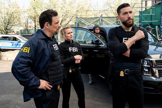 FBI: Special Crime Unit - Season 4 - Ghost from the Past - Photos - Jeremy Sisto, Shantel VanSanten, Zeeko Zaki