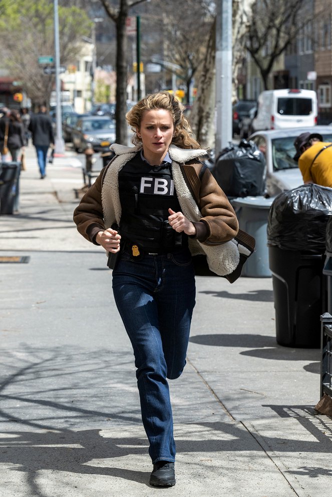 FBI: Special Crime Unit - Season 4 - Ghost from the Past - Photos - Shantel VanSanten