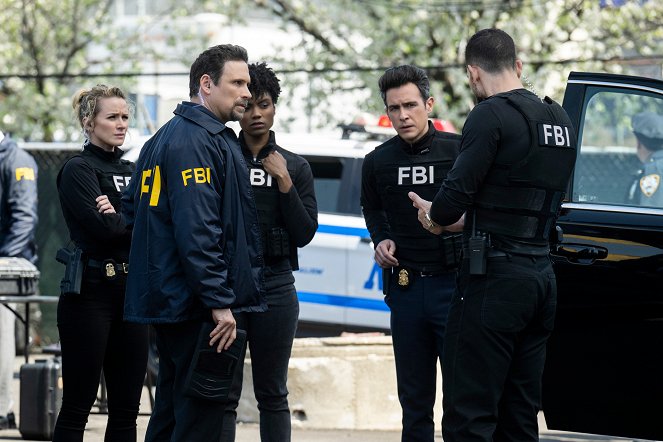 FBI: Special Crime Unit - Season 4 - Ghost from the Past - Photos - Shantel VanSanten, Jeremy Sisto, Katherine Renee Kane, John Boyd