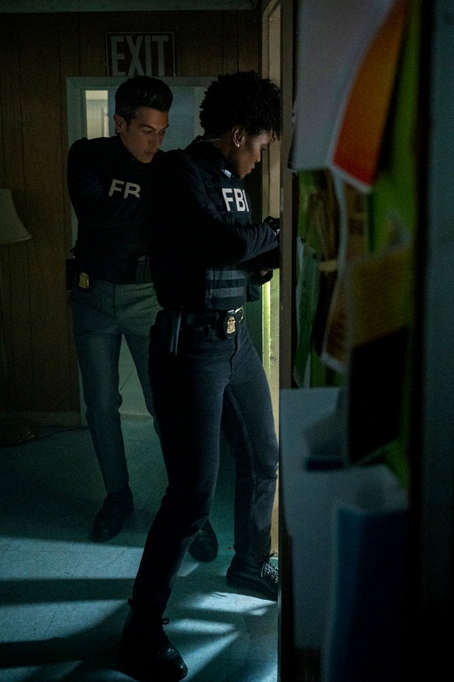 FBI: Special Crime Unit - Season 4 - Face Off - Photos - John Boyd, Katherine Renee Kane