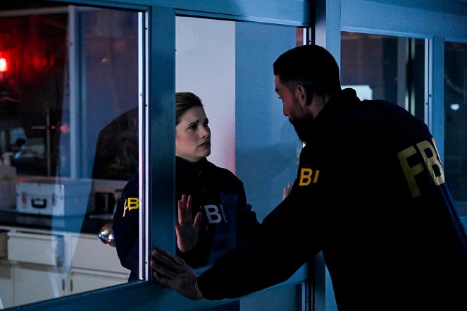 FBI: Special Crime Unit - Season 4 - Fear Nothing - Photos - Missy Peregrym, Zeeko Zaki