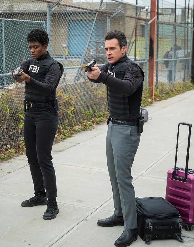 FBI: Special Crime Unit - Season 4 - Under Pressure - Photos - Katherine Renee Kane, John Boyd