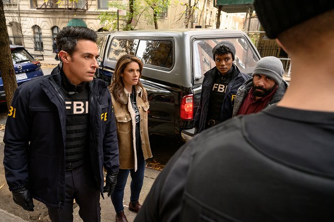 FBI: Special Crime Unit - Season 4 - Under Pressure - Photos - John Boyd, Missy Peregrym, Katherine Renee Kane, Don DiPetta