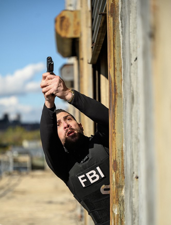 FBI: Special Crime Unit - Season 4 - Unfinished Business - Photos - Zeeko Zaki