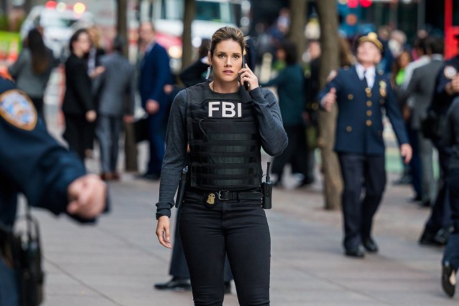 FBI: Special Crime Unit - Season 4 - Fire and Rain - Photos - Missy Peregrym