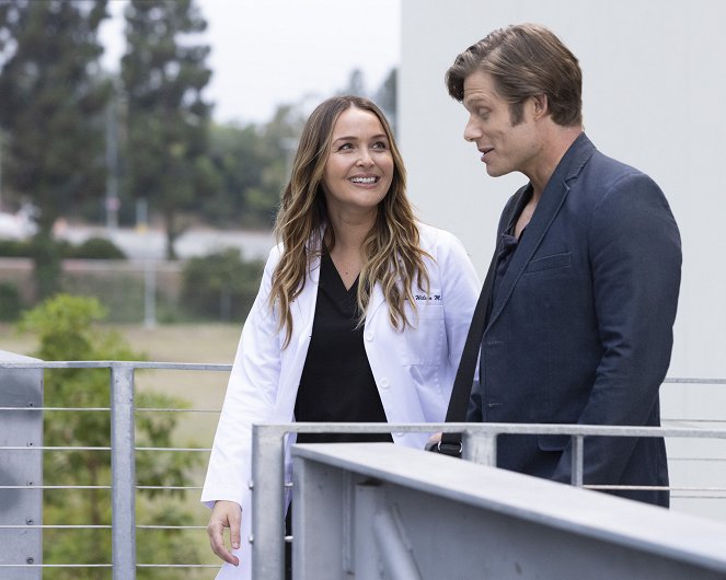 Grey's Anatomy - Die jungen Ärzte - Season 19 - Die Neuen - Filmfotos - Caterina Scorsone, Chris Carmack