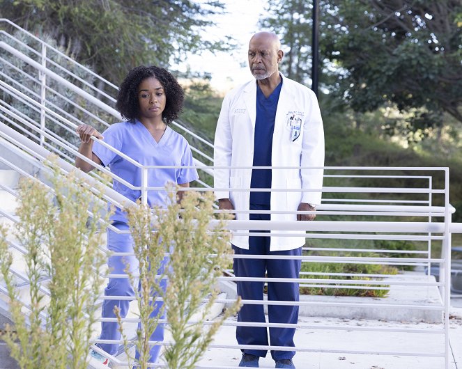 Grey's Anatomy - Die jungen Ärzte - Season 19 - Die Neuen - Filmfotos - Alexis Floyd, James Pickens Jr.