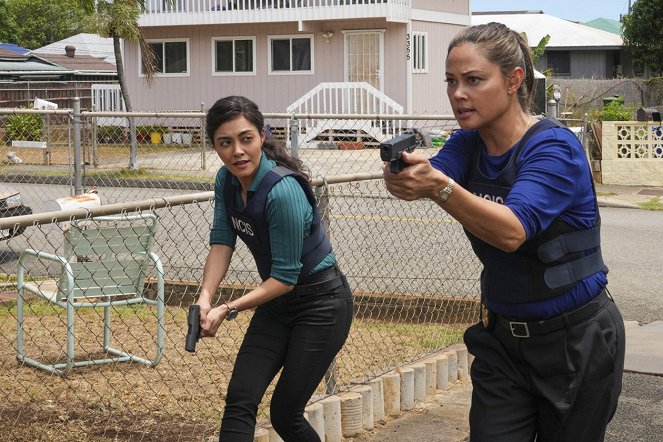 NCIS: Hawai'i - Season 2 - Blind Curves - Photos - Yasmine Al-Bustami, Vanessa Lachey