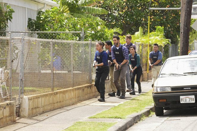 NCIS: Hawai'i - Season 2 - Blind Curves - Photos