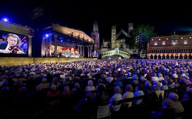 André Rieu's 2022 Maastricht Summer Concert - Photos