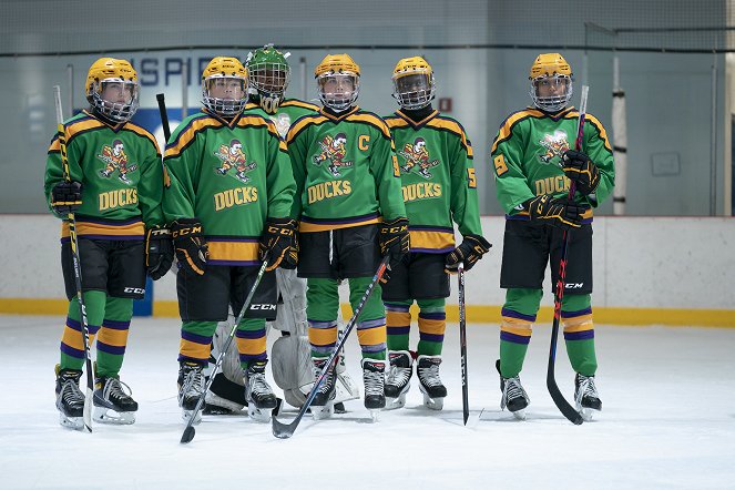 The Mighty Ducks: Game Changers - Ice Breaker - Photos