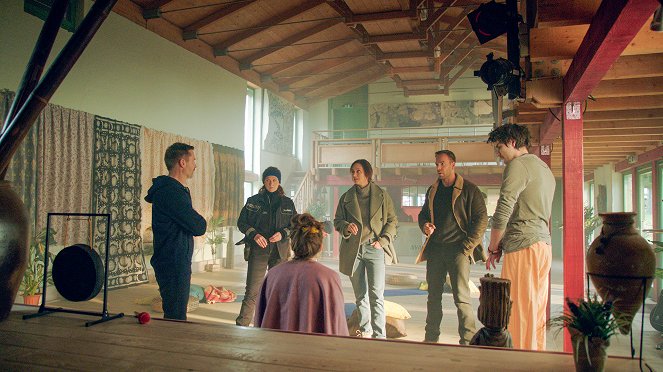 SOKO Wismar - Alles muss raus - Filmfotók - Rainer Frank, Stella Hinrichs, Nike Fuhrmann, Dominic Boeer, Pepe Harder