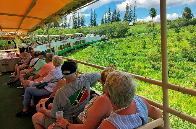 Mit dem Zug durch... - … auf St. Kitts - Photos