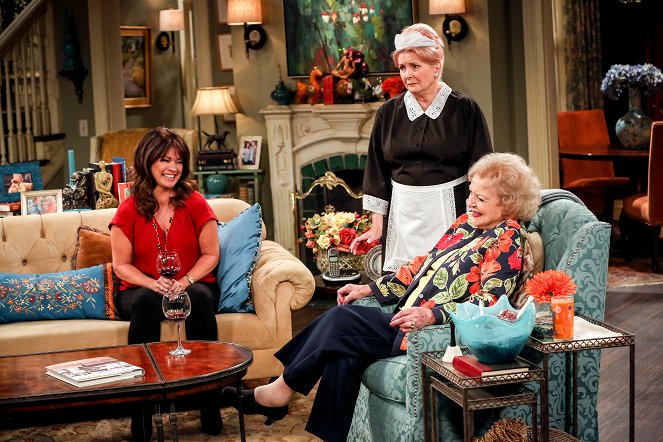Hot in Cleveland - Tazed and Confused - Film