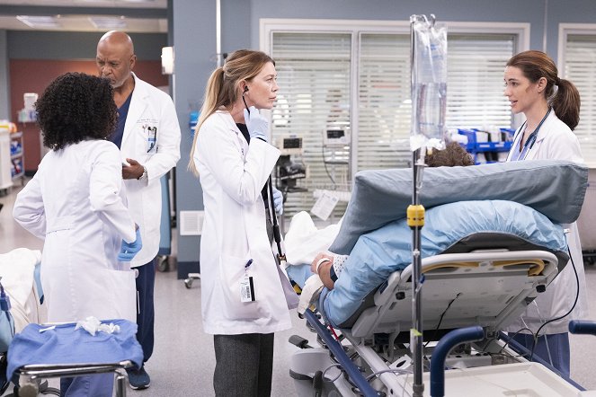 Grey's Anatomy - Wasn't Expecting That - Photos - James Pickens Jr., Ellen Pompeo, Adelaide Kane