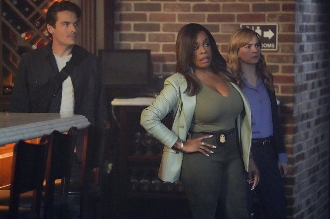 The Rookie: Feds - Star Crossed - Photos - Kevin Zegers, Niecy Nash, Britt Robertson