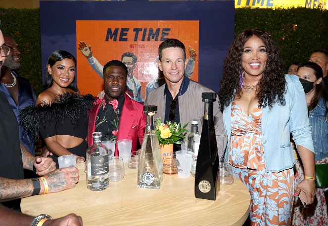 Czas dla siebie - Z imprez - Netflix 'ME TIME' Premiere at Regency Village Theatre on August 23, 2022 in Los Angeles, California - Kevin Hart, Mark Wahlberg, Kym Whitley