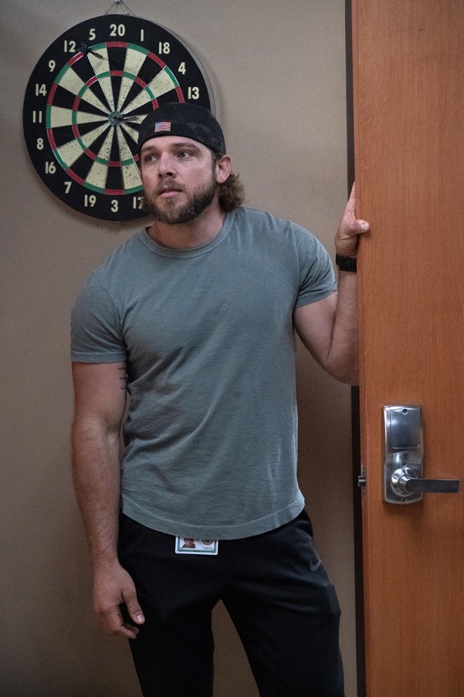 SEAL Team - Growing Pains - Photos - Max Thieriot
