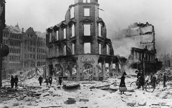 Pommikone: Toisen maailmansodan kauhu - Kuvat elokuvasta