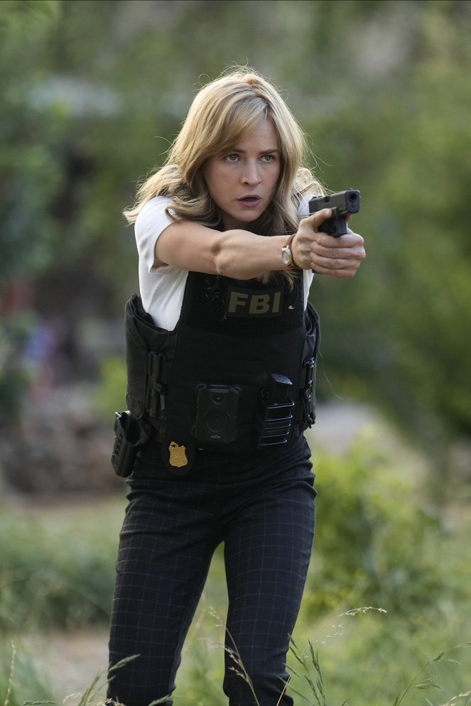 The Rookie: Feds - To Die For - Do filme - Britt Robertson