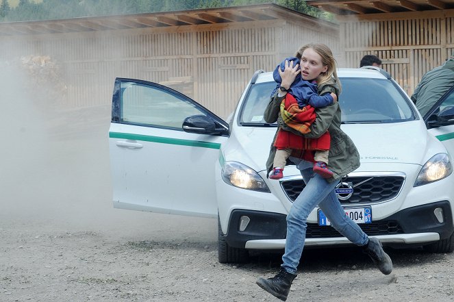 Die Bergpolizei - Ganz nah am Himmel - Season 3 - Der verlorene Sohn - Filmfotos - Katsiaryna Shulha