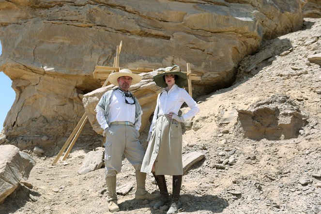 The Valley: Hunting Egypt's Lost Treasures - Cleopatra's Lost Tomb - Photos - Colleen Darnell