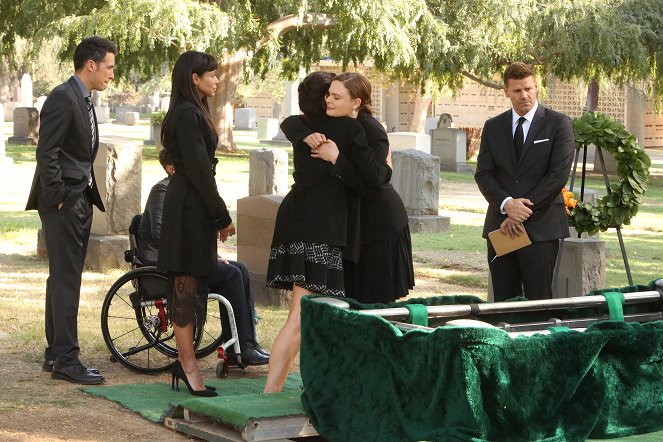 Bones - The Grief and the Girl - Photos