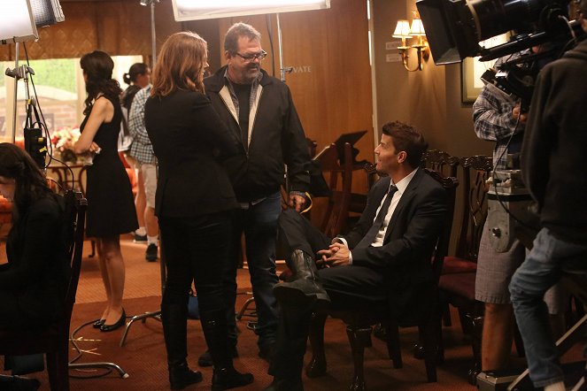 Bones - Season 11 - The Donor in the Drink - Making of