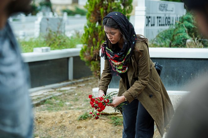 The Town Doctor - Episode 6 - Photos - Hazal Subaşı