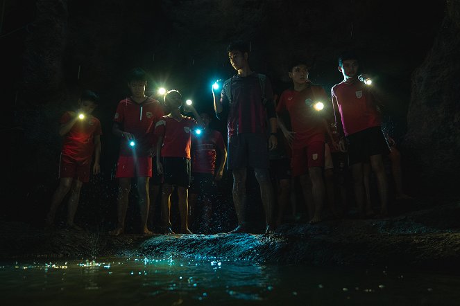 Záchranná mise v thajské jeskyni - Neurazit bohy - Z filmu