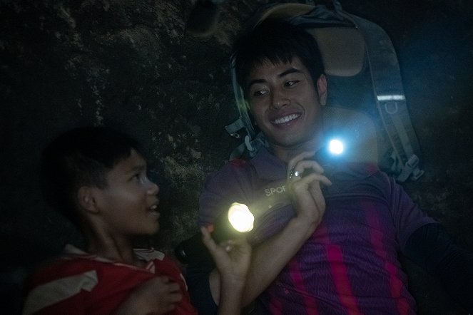 Záchranná mise v thajské jeskyni - Z filmu