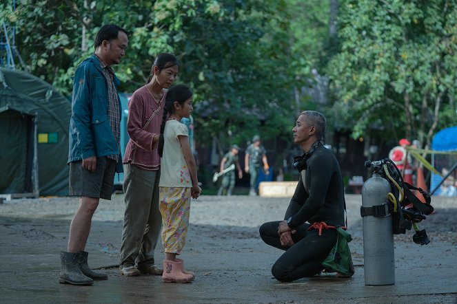 Rescate en una cueva de Tailandia - El baht de la suerte - De la película
