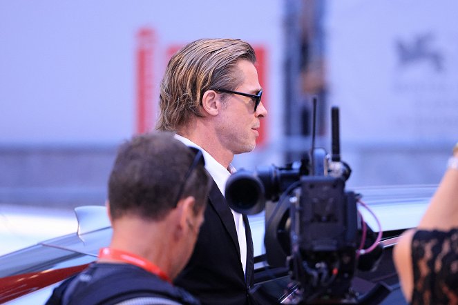 Blondýnka - Z akcí - Netflix Film "Blonde" red carpet at the 79th Venice International Film Festival on September 08, 2022 in Venice, Italy - Brad Pitt