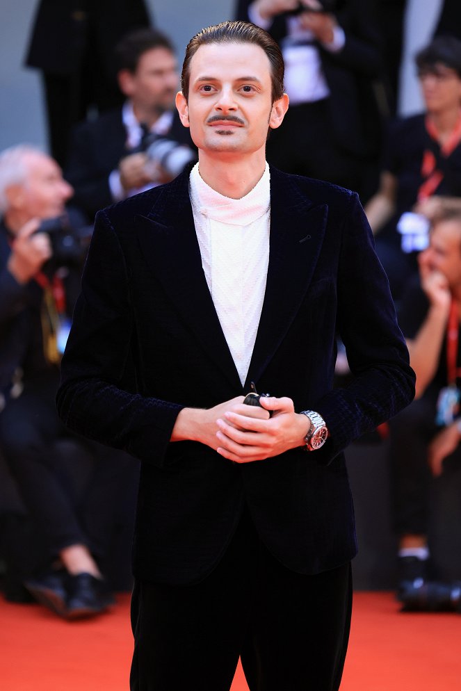 Blondynka - Z imprez - Netflix Film "Blonde" red carpet at the 79th Venice International Film Festival on September 08, 2022 in Venice, Italy - Fabio Rovazzi