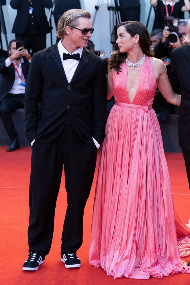 Blondynka - Z imprez - Netflix Film "Blonde" red carpet at the 79th Venice International Film Festival on September 08, 2022 in Venice, Italy - Brad Pitt, Ana de Armas