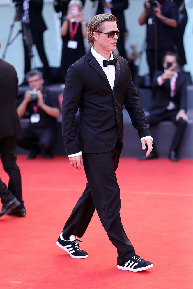 Szöszi - Rendezvények - Netflix Film "Blonde" red carpet at the 79th Venice International Film Festival on September 08, 2022 in Venice, Italy - Brad Pitt