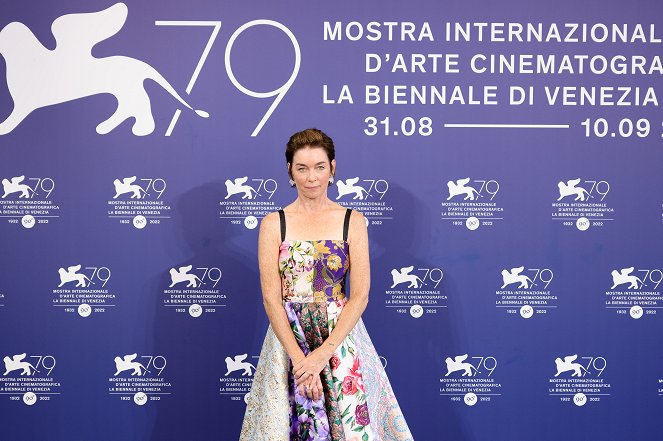 Blondýnka - Z akcí - Photocall for the Netflix Film "Blonde" at the 79th Venice International Film Festival on September 08, 2022 in Venice, Italy - Julianne Nicholson