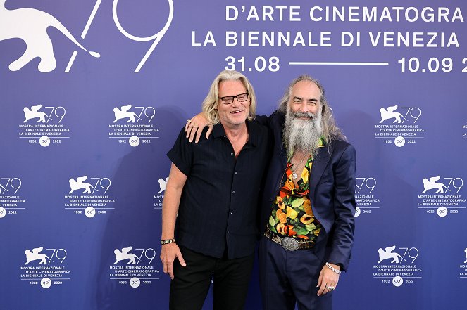 Szöszi - Rendezvények - Photocall for the Netflix Film "Blonde" at the 79th Venice International Film Festival on September 08, 2022 in Venice, Italy - Andrew Dominik, Warren Ellis