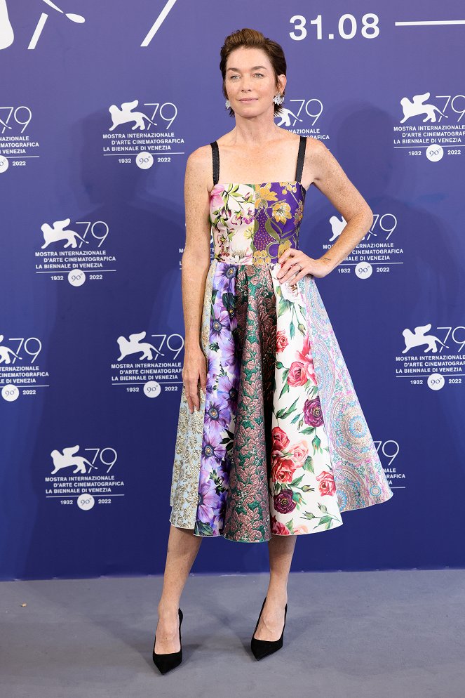 Szöszi - Rendezvények - Photocall for the Netflix Film "Blonde" at the 79th Venice International Film Festival on September 08, 2022 in Venice, Italy - Julianne Nicholson