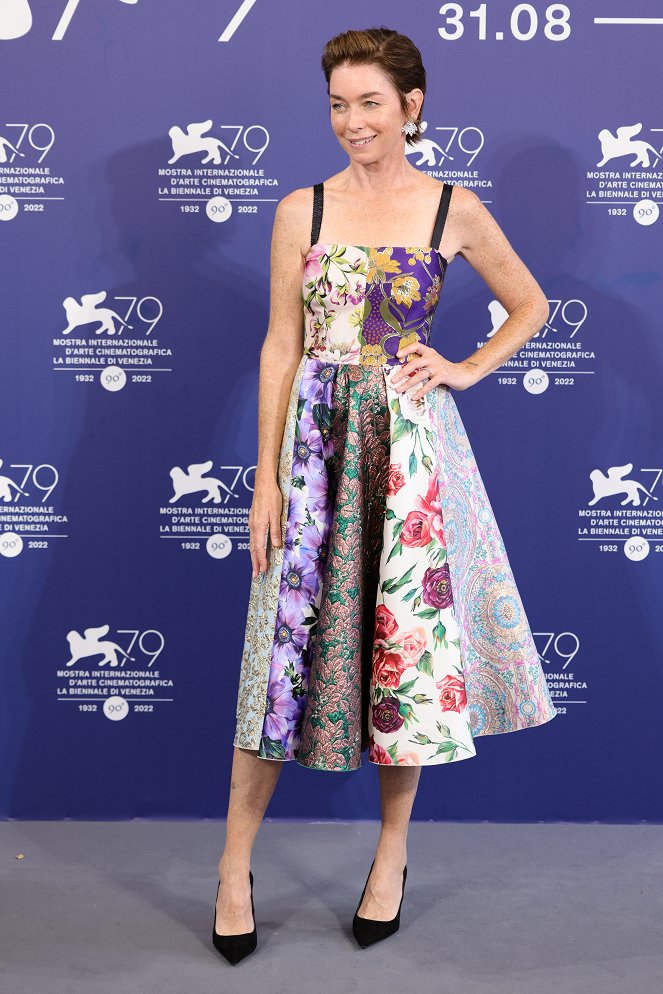 Szöszi - Rendezvények - Photocall for the Netflix Film "Blonde" at the 79th Venice International Film Festival on September 08, 2022 in Venice, Italy - Julianne Nicholson