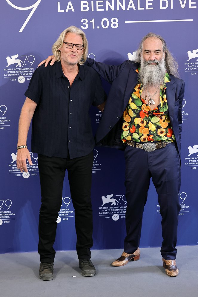 Blonde - Evenementen - Photocall for the Netflix Film "Blonde" at the 79th Venice International Film Festival on September 08, 2022 in Venice, Italy - Andrew Dominik, Warren Ellis