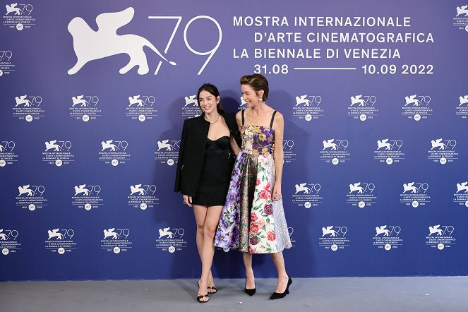 Blonde - Tapahtumista - Photocall for the Netflix Film "Blonde" at the 79th Venice International Film Festival on September 08, 2022 in Venice, Italy - Ana de Armas, Julianne Nicholson